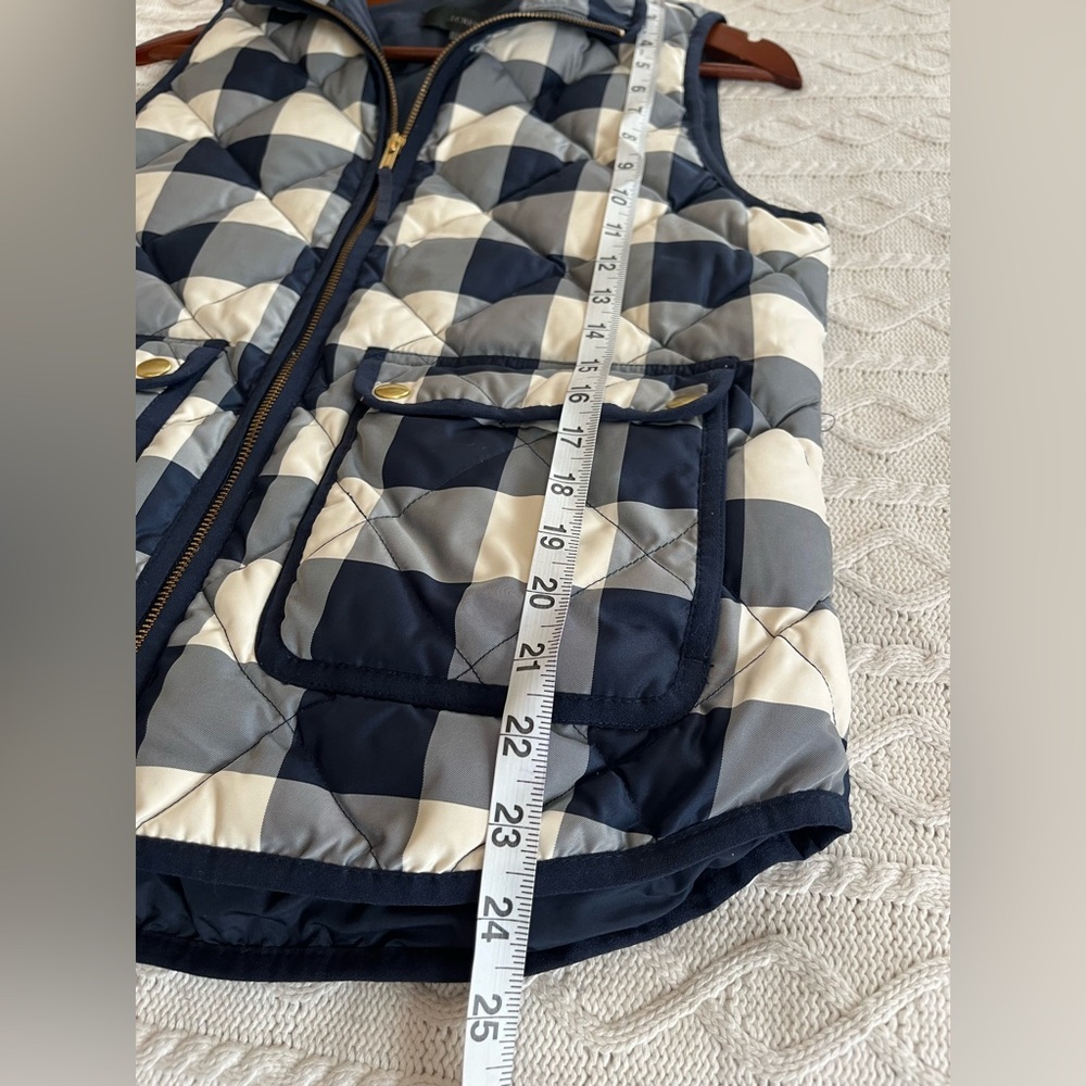 SALE! J.Crew Navy Plaid Quilted Down Feather Vest Women's Size Small - Picture 13 of 15
